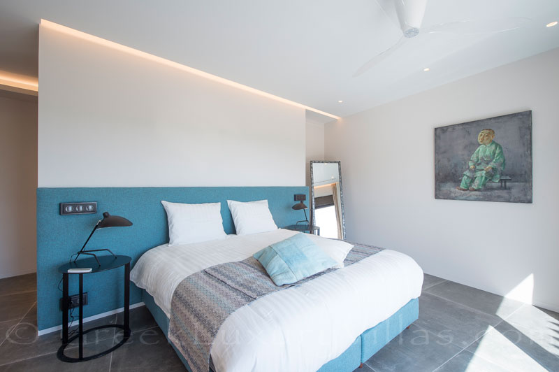 Contemporary luxury villa double bedroom at Costa Navarino, Gialova