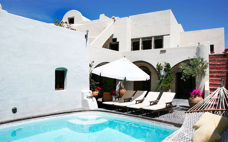 The luxurious villa with a pool in a traditional village in Santorini