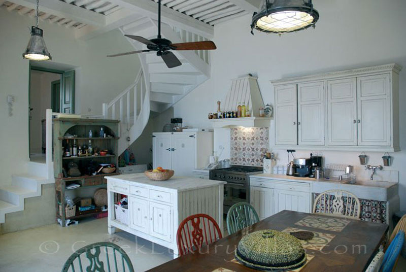 Skyros traditional luxury villa in Chora kitchen