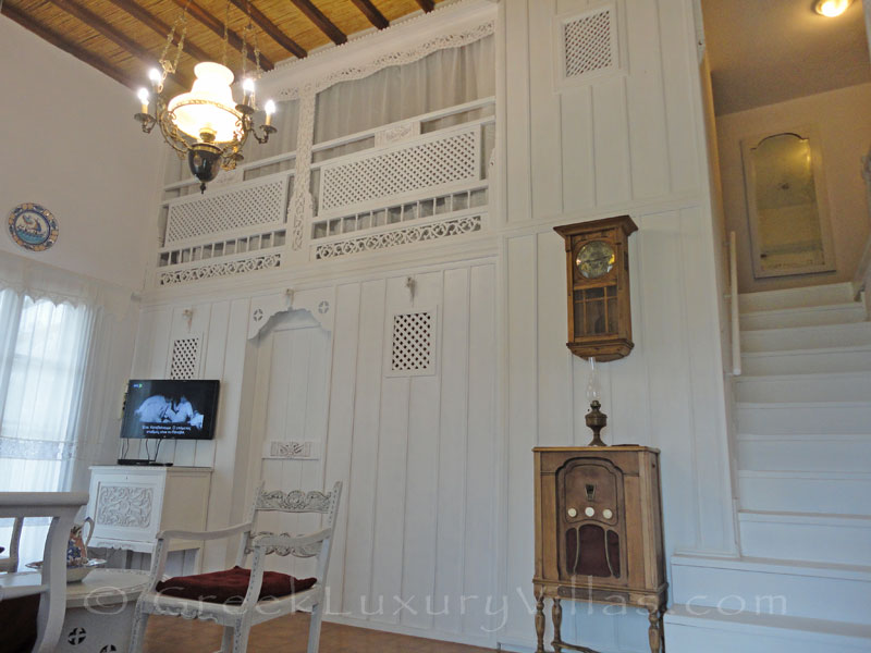 Skyros traditional villa living room