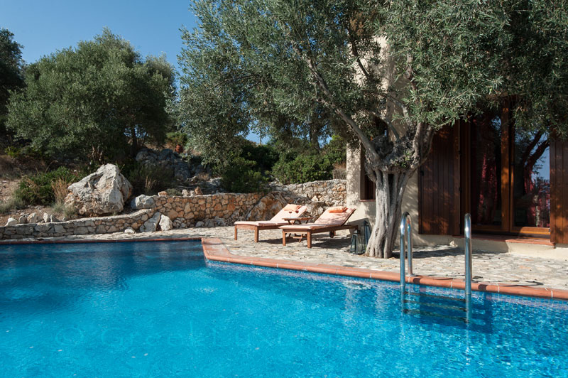 Pool and Villa in Alonissos