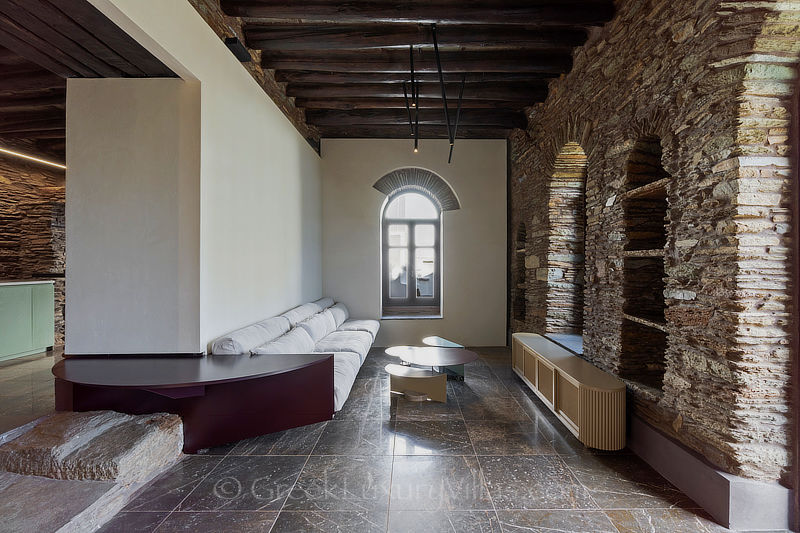Wohnzimmer des Gästehauses der modernen Villa auf Andros