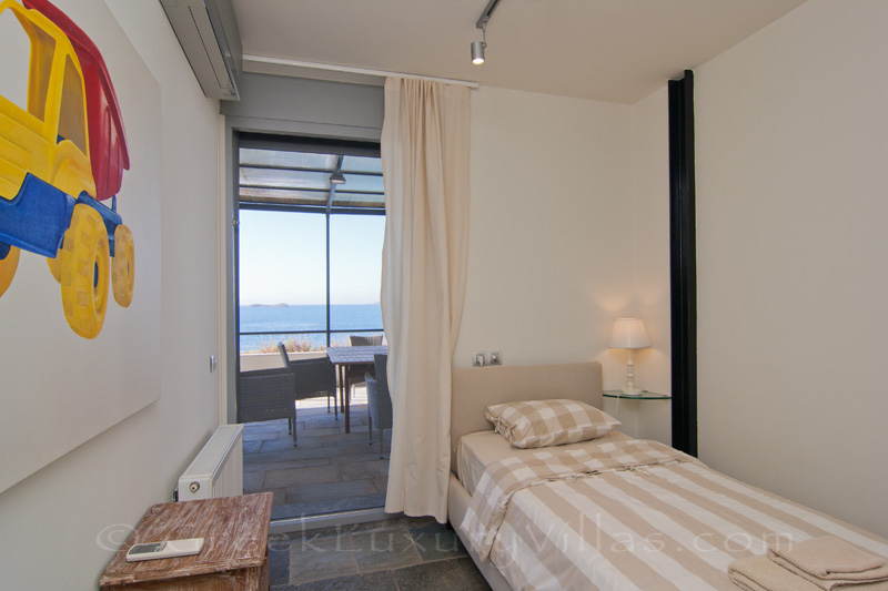 Einzelbett Apartment mit Meerblick direkt am Strand in der Nähe von Athen