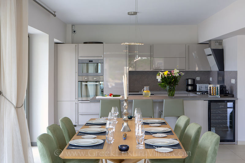 moderne Essküche in der Strandvilla