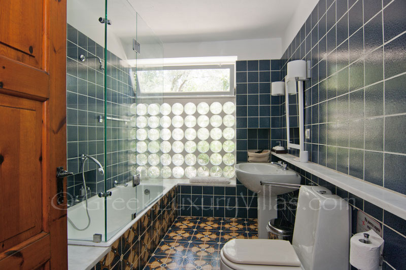 Bathroom Bathtub Villa Corfu