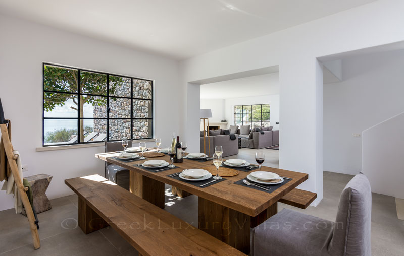 Dining in in the beachfront luxury villa