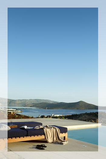 Moderne Villa mit Pool in Elounda, Kreta