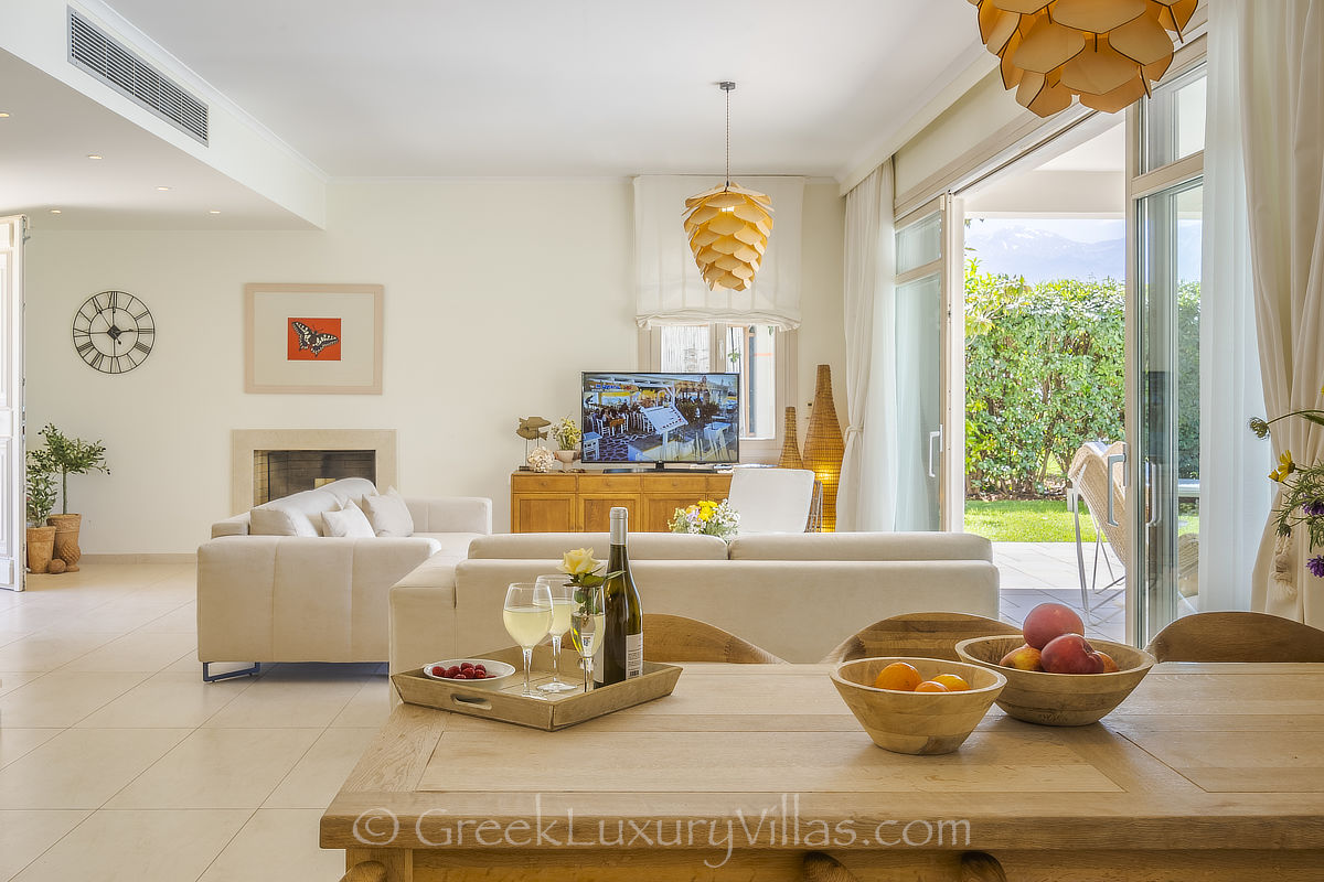 Villa am Meer im Inselstil mit Pool auf Kreta