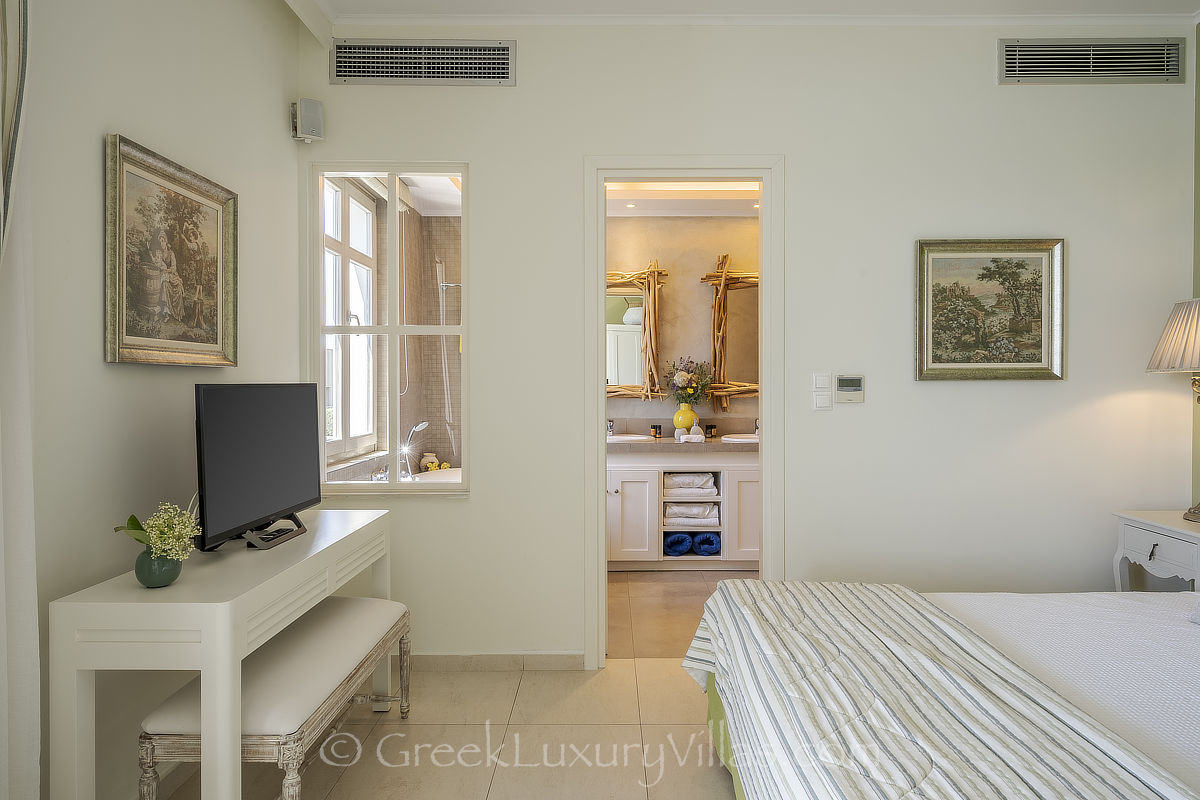 Hauptschlafzimmer der Villa am Meer mit Pool auf Kreta