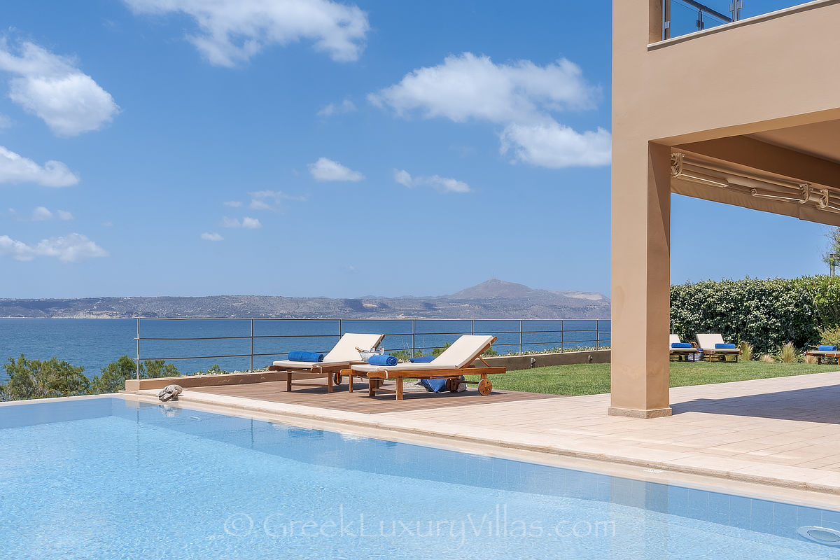 traditionelle Villa mit Meerblick und Pool auf Kreta