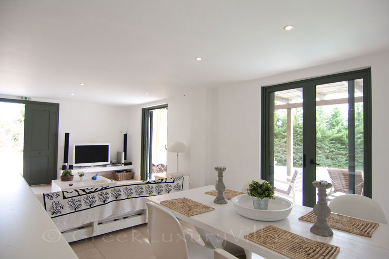 The living-room of a modern villa near the beach in Kefalonia