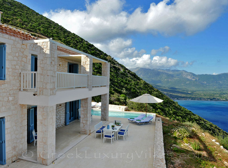 A luxury villa in Lefkas which sleeps six people and has great seaview and a pool