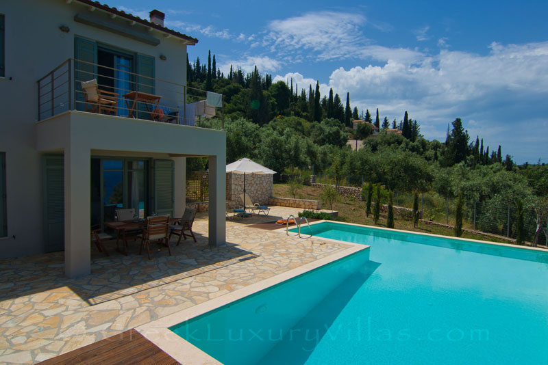 A villa with a pool in Agios Nikitas, Lefkas