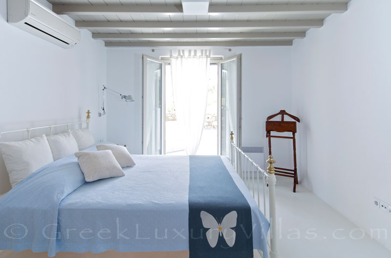 Mykonos Kalafatis-Beach luxury villa blue bedroom
