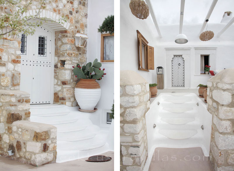 A luxury villa that has a pool in Naxos