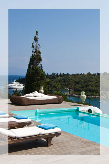 Exclusive SeaExklusive Luxusvilla mit Bootsanlegestelle auf Paxosfront Luxury Villa with Jetty and Pool at a unique location on Paxos