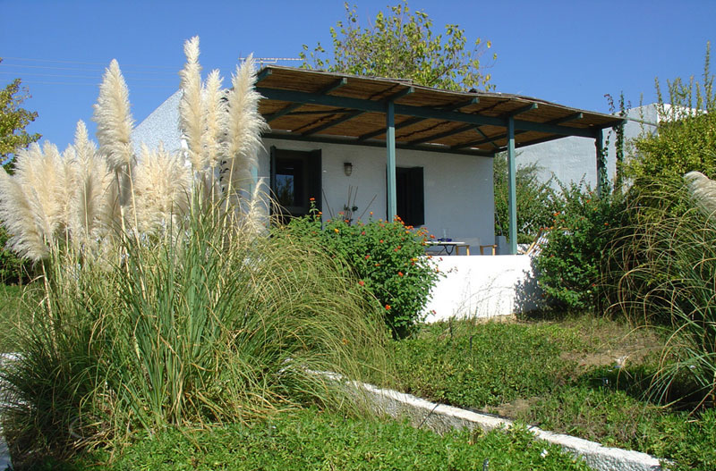 A romantic beach bungalow for two people in Peloponnese