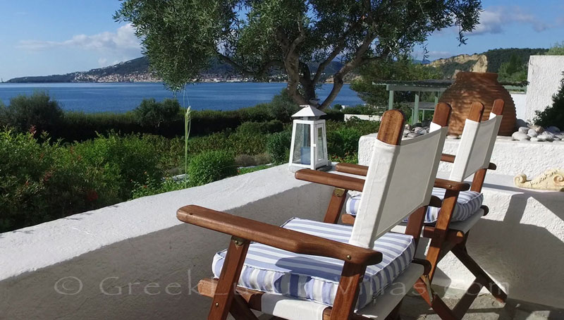 A beach bungalow on the beach of Peloponnese, suitable for a couple