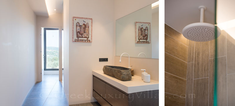 Geräumiges Bad der luxuriösen Villa in Costa Navarino, Gialova