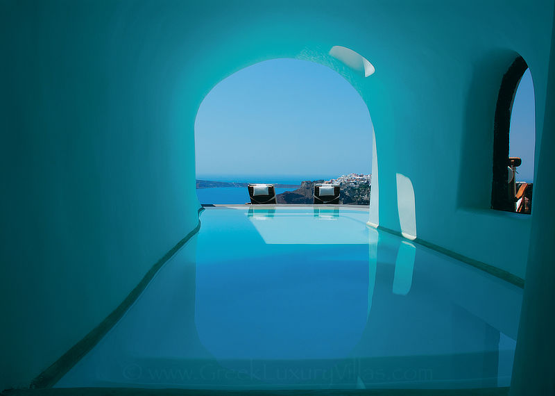 Santorini exclusive perivolas suite private pool
