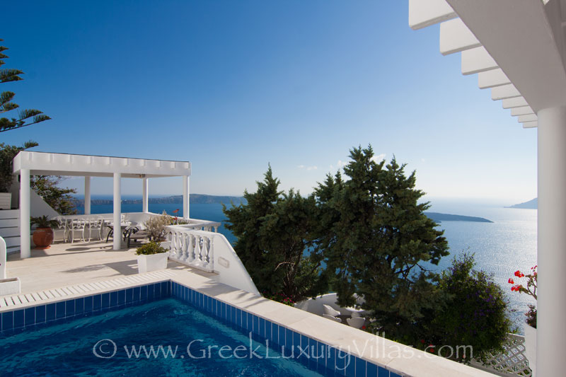 A big villa with a pool with seaview in Santorini