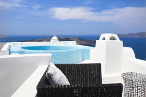 Luxurious villa with spectacular view in Santorini