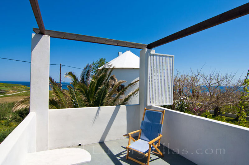 Sea view of villa for two in walking distance to the beach