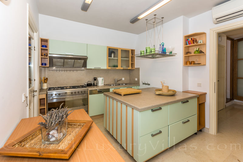 zweite Küche Luxusvilla Syros Griechenland