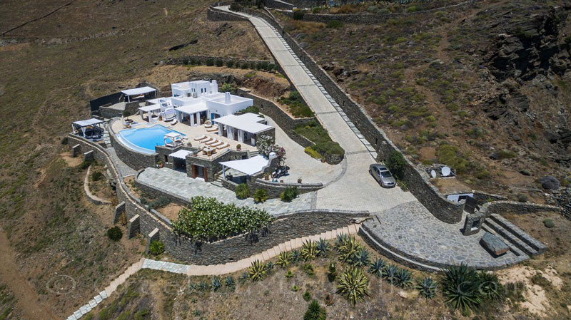 Luftbild direkt am Meer Luxusvilla mit Pool Griechenland