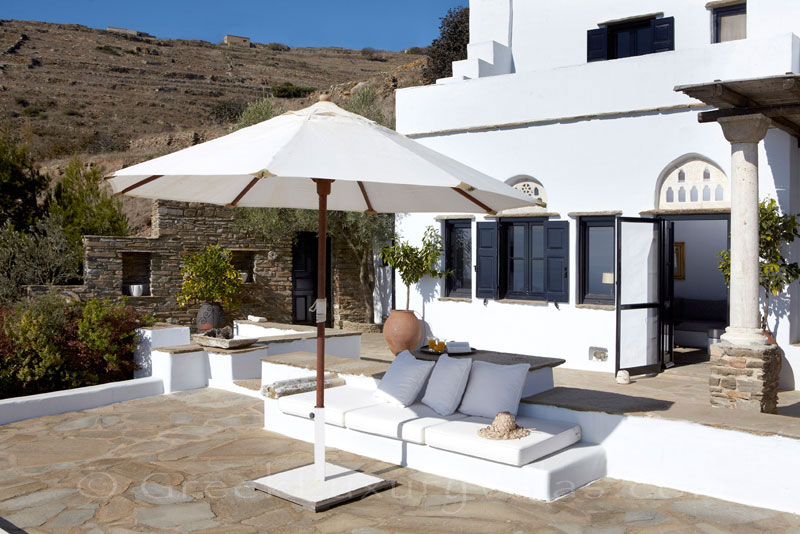 Tinos luxurious traditional house for two spacious veranda